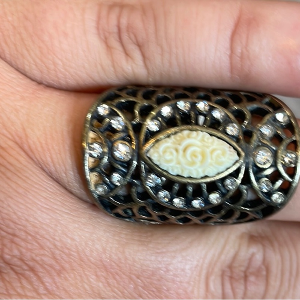 Elegant Black and Cream Ring with Gem Accents